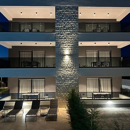 רוביני Alex Luxury Apartments מראה חיצוני תמונה