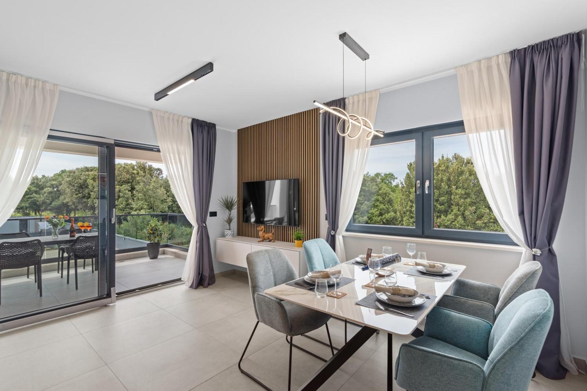 רוביני Alex Luxury Apartments מראה חיצוני תמונה