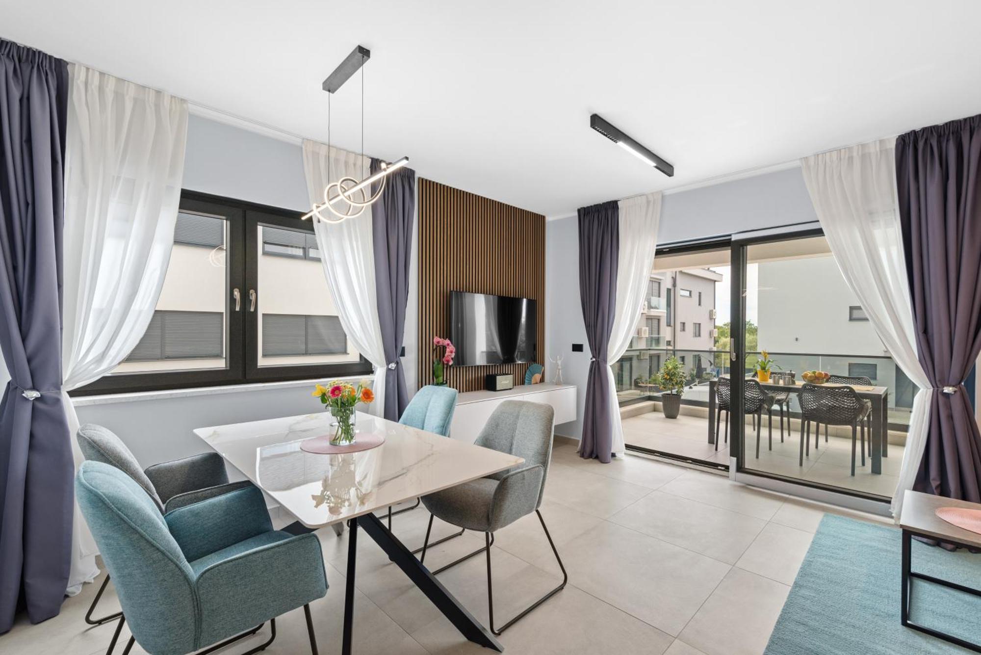 רוביני Alex Luxury Apartments מראה חיצוני תמונה