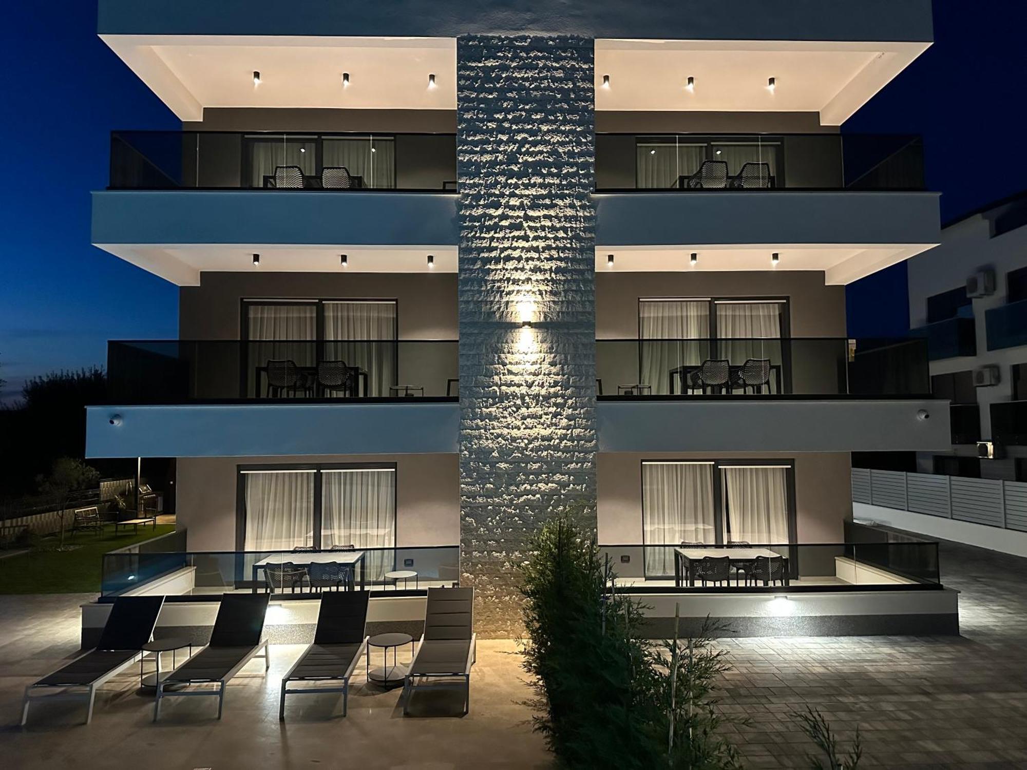 רוביני Alex Luxury Apartments מראה חיצוני תמונה